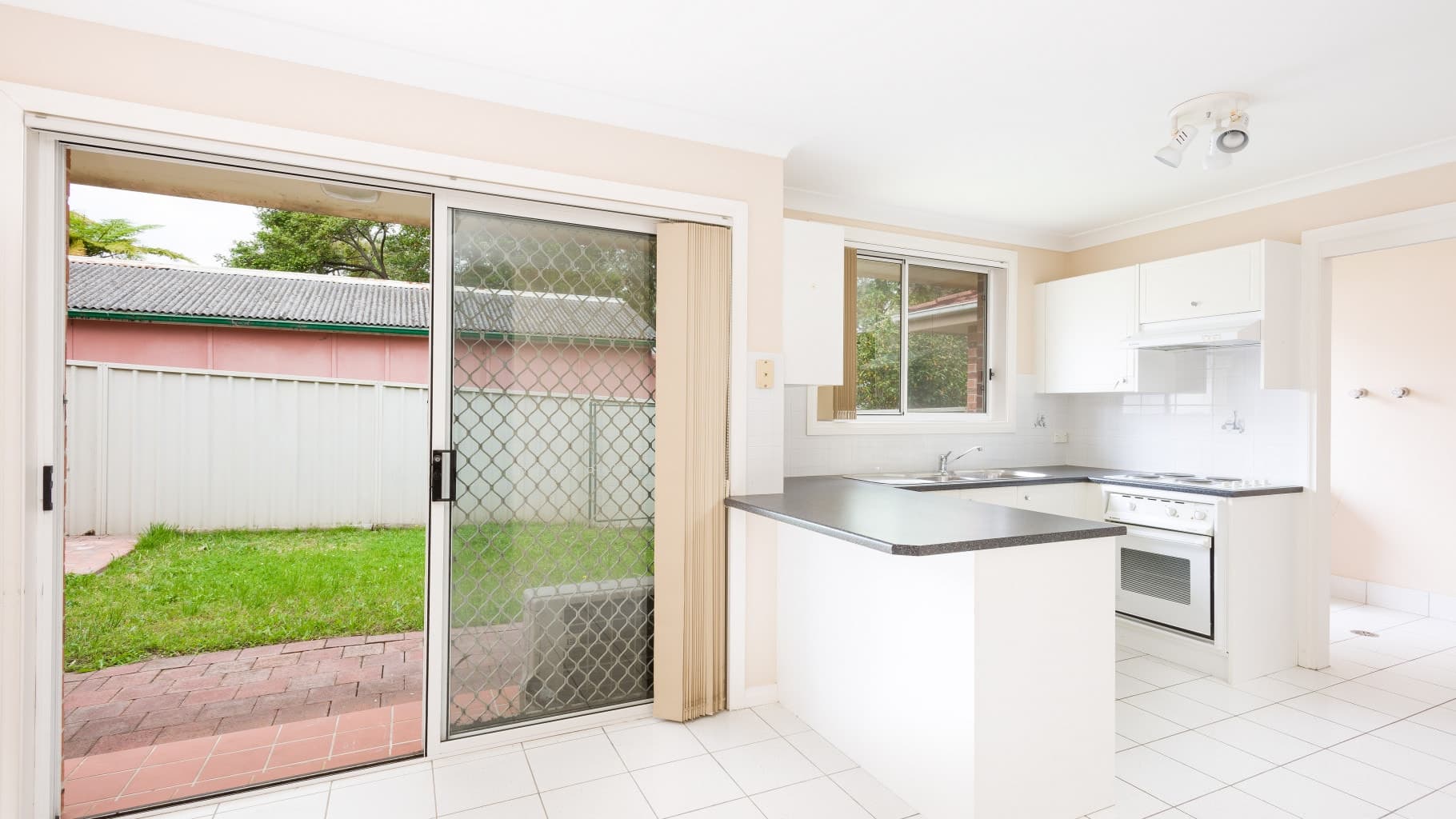 3/35 National Avenue, Loftus - Thumbnail 2