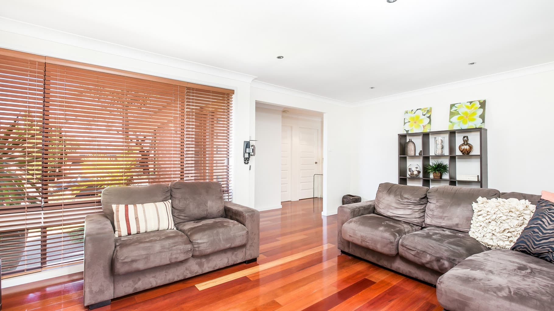 103 Akuna  Avenue, Bangor - Thumbnail 2