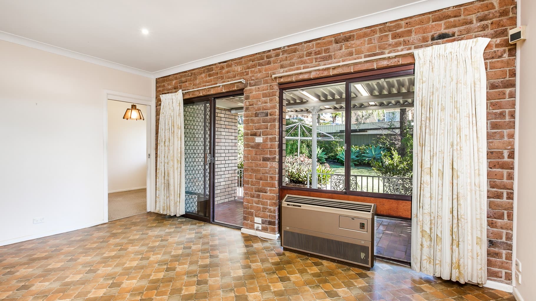 85 Ridge  Road, Engadine - Thumbnail 4