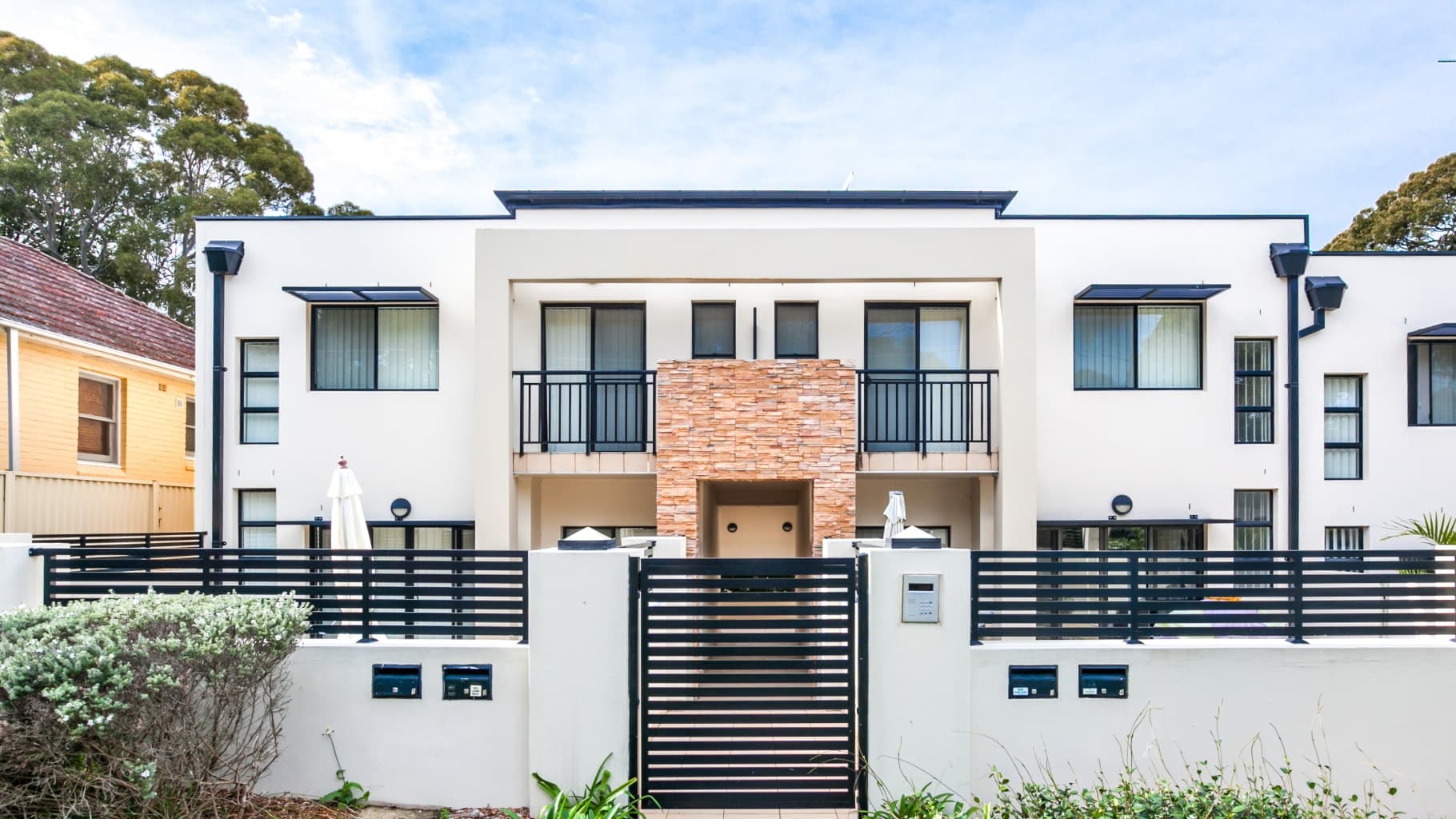 4/8-12 Taylor Close, Miranda - Image 1