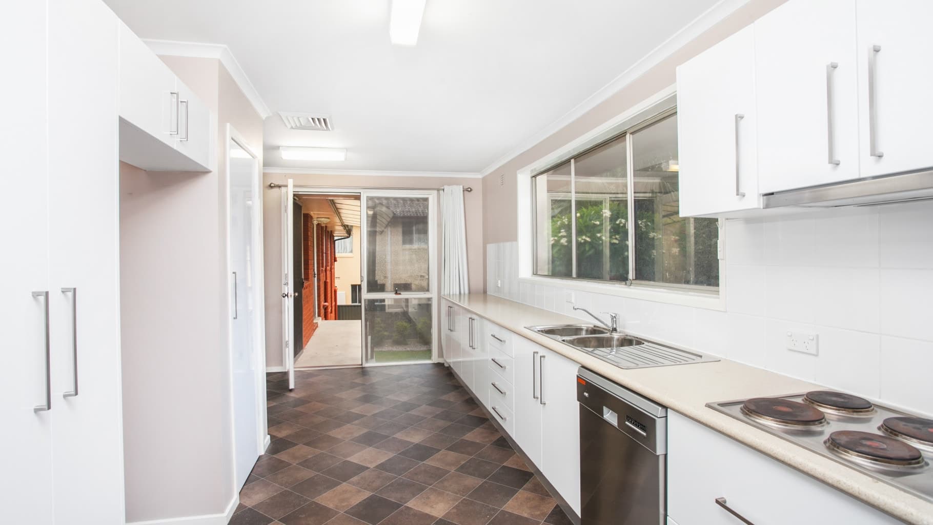 55 Tudar  Road, Bonnet Bay - Thumbnail 2