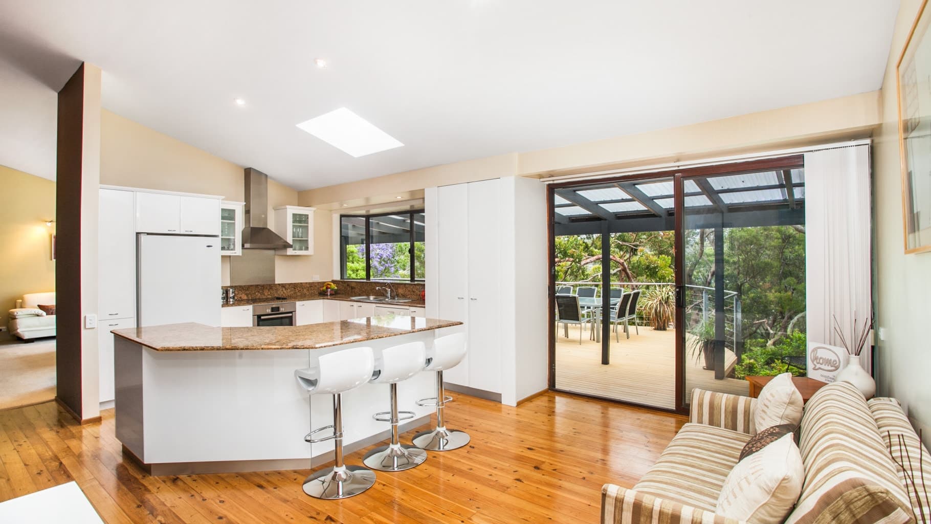 15 Jefferson Crescent, Bonnet Bay - Image 1