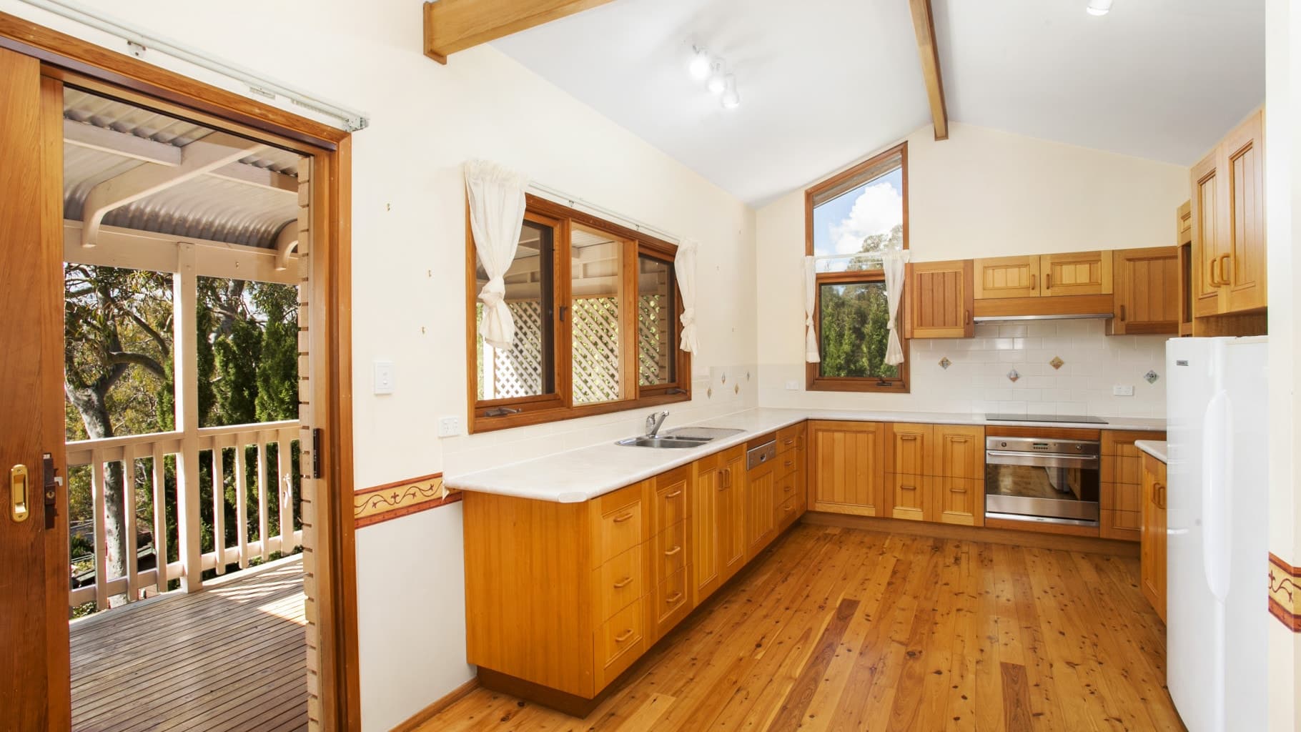 15 Buchanan Avenue, Bonnet Bay - Thumbnail 2