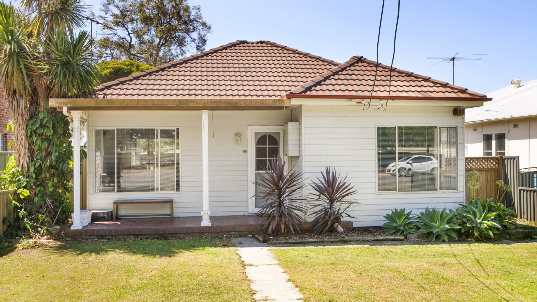 91 The Grand Parade, Sutherland - Image 1