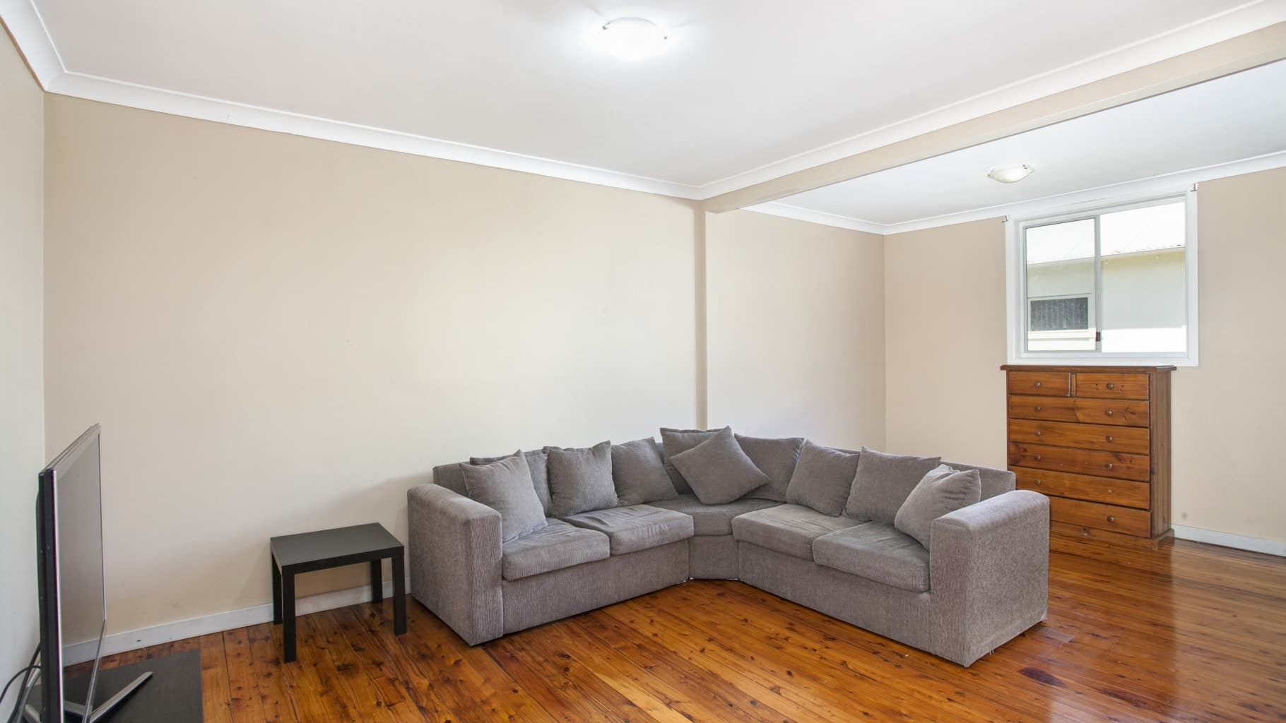 91 The Grand Parade, Sutherland - Thumbnail 2