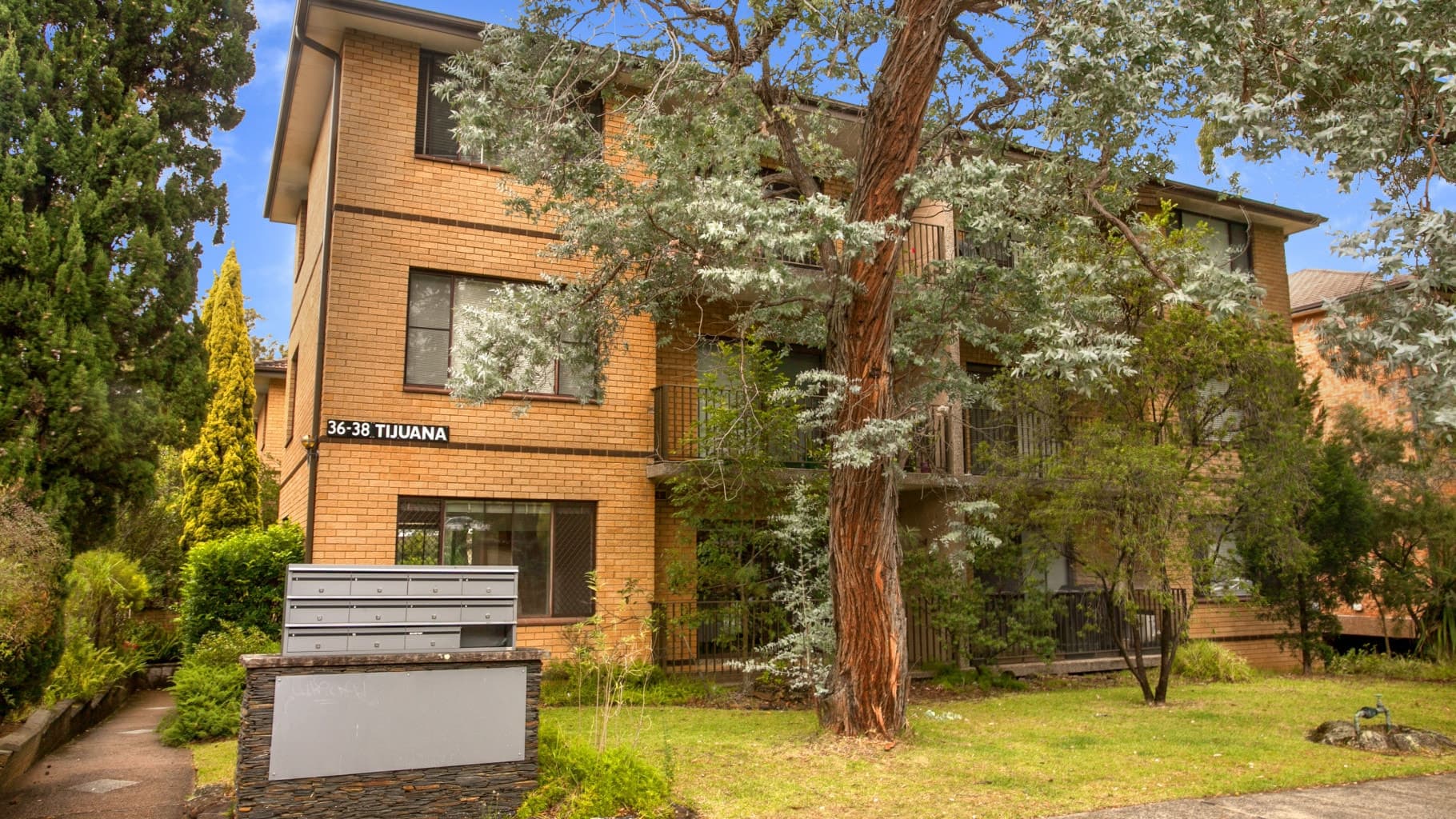 1/36 Hampton Court Road, Carlton - Image 1