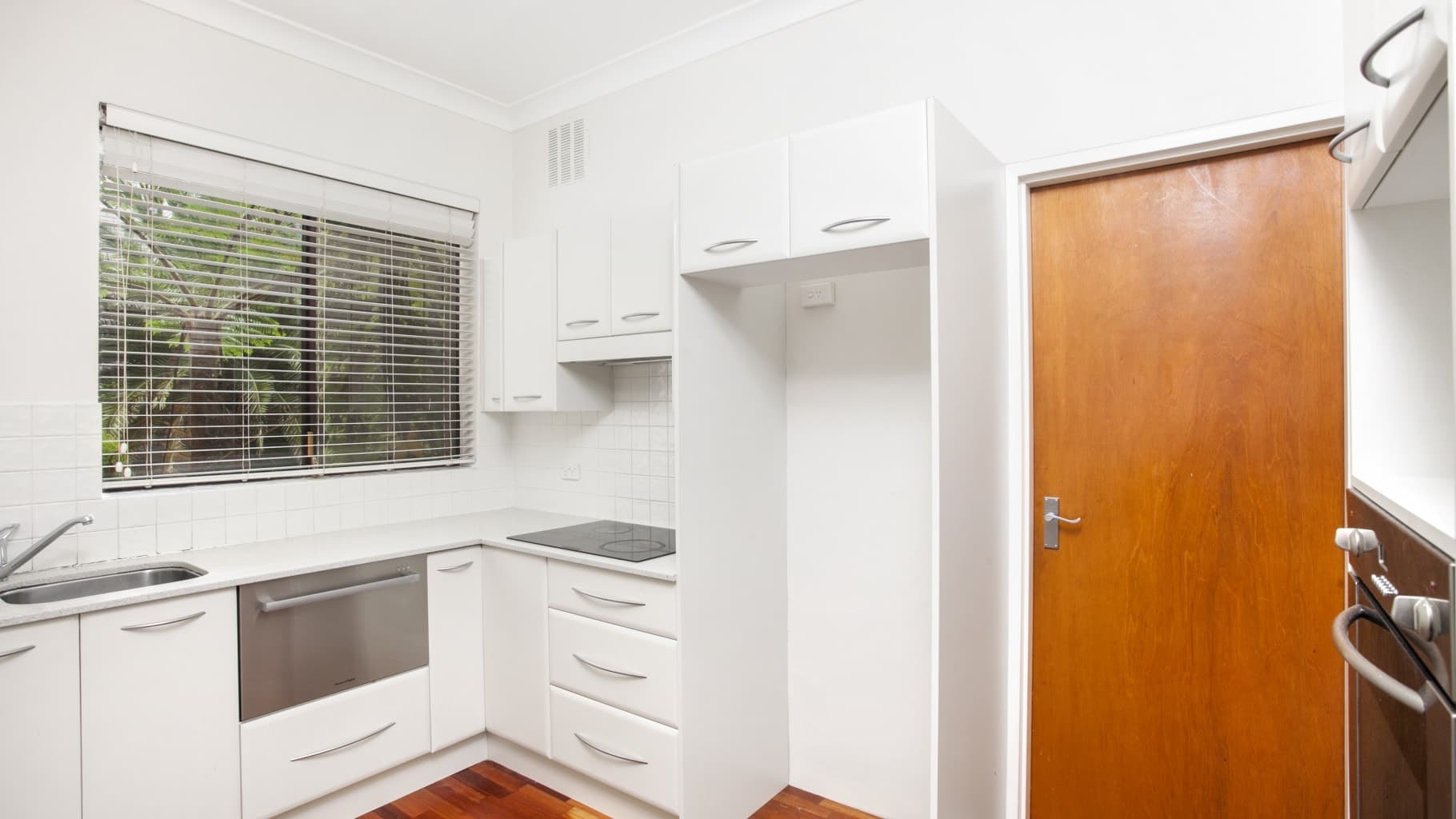 1/36 Hampton Court Road, Carlton - Thumbnail 2