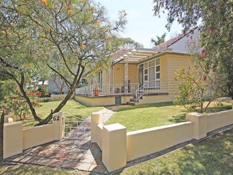 62 Riverview Road, Oyster Bay - Image 1