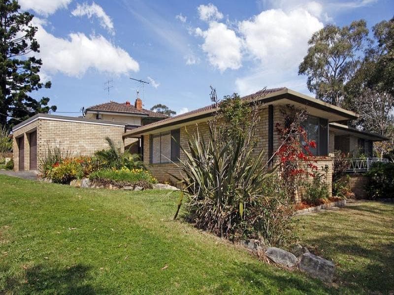 1 Carvers Road, Oyster Bay - Image 1