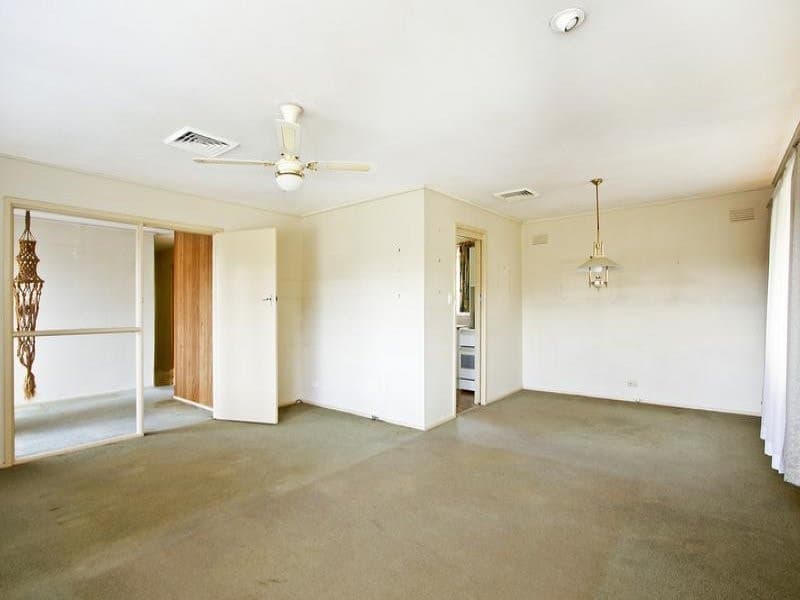 1 Carvers Road, Oyster Bay - Thumbnail 2