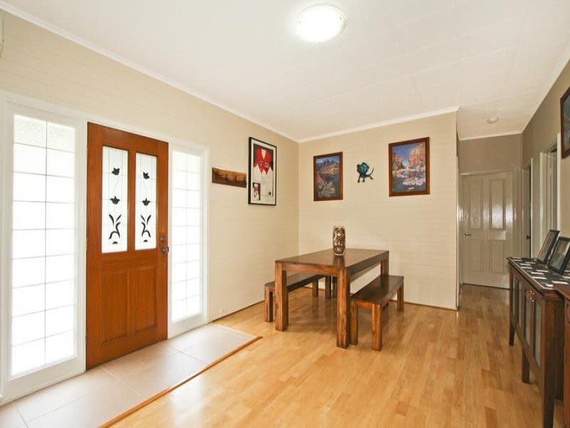 81 The Grand Parade, Sutherland - Thumbnail 3