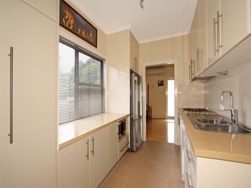81 The Grand Parade, Sutherland - Thumbnail 4