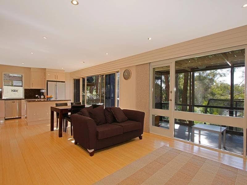 24 Garfield Avenue, Bonnet Bay - Image 1