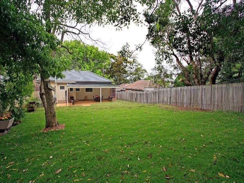 59 Como Road, Oyster Bay - Image 1