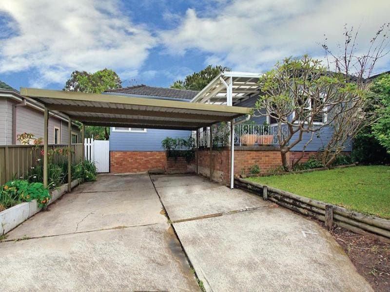 37 Carvers Road, Oyster Bay - Image 1