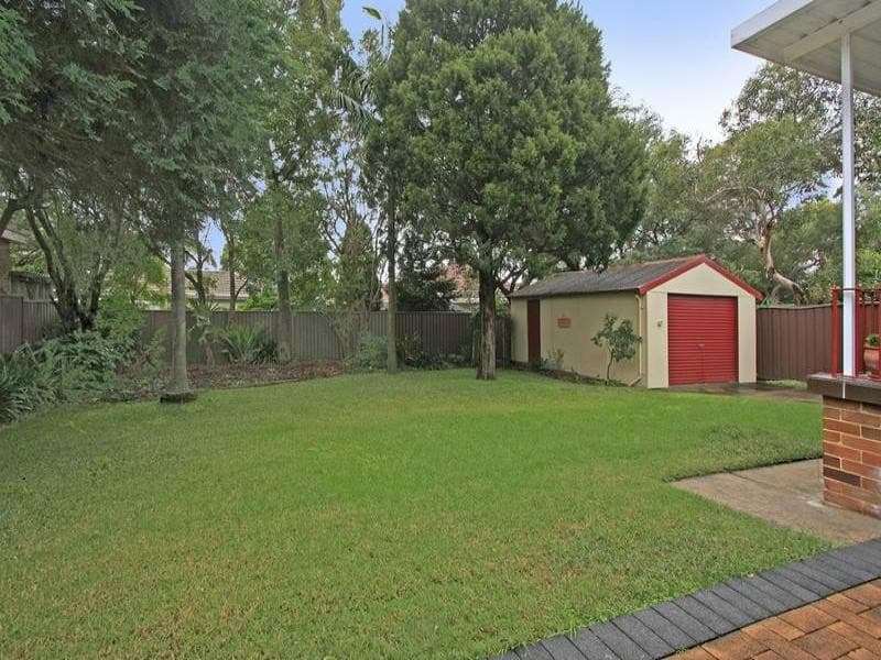 7 Karoola Crescent, Caringbah - Thumbnail 2