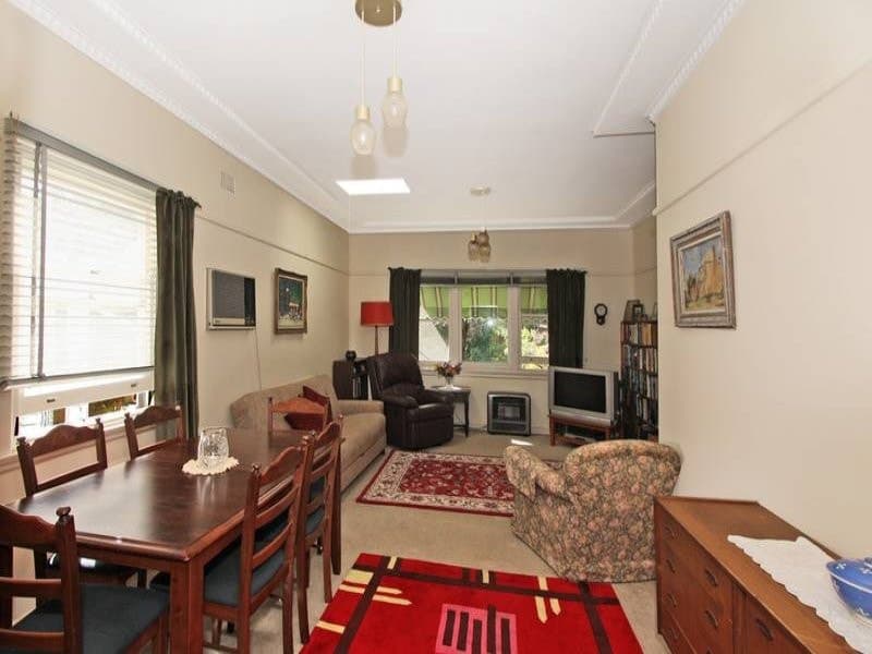 31 Acacia Road, Kirrawee - Thumbnail 2