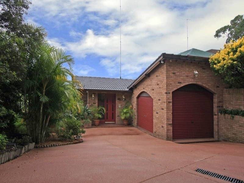 19 Riverview Road, Oyster Bay - Image 1