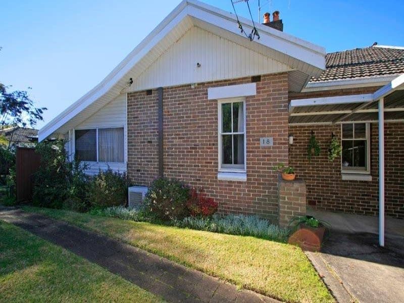 18 Linden Street South, Sutherland - Image 1