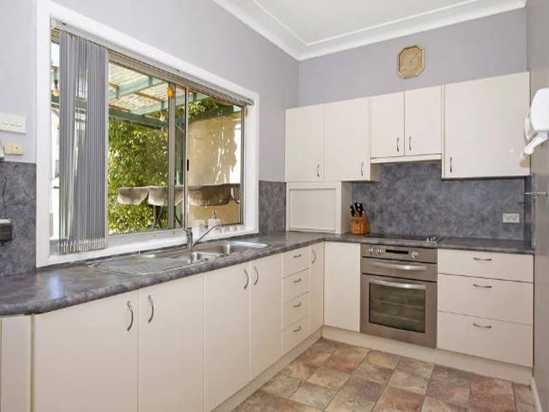 39 Third Avenue, Loftus - Thumbnail 2