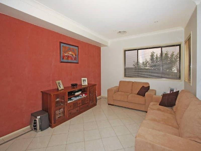 1/12 Yarra Vista Crt, Yarrawarrah - Thumbnail 3