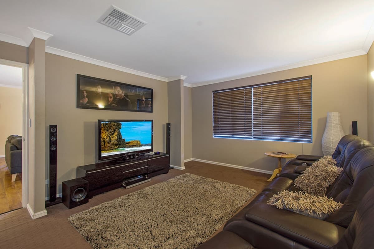 8 Loretta Fairway, Carramar, WA, Carramar - Thumbnail 2