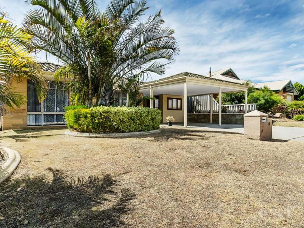 17 Combewood Loop, CARRAMAR, WA, Carramar - Thumbnail 3