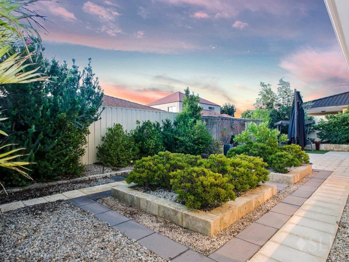 77 Cheriton Drive, CARRAMAR, WA, Carramar - Thumbnail 3