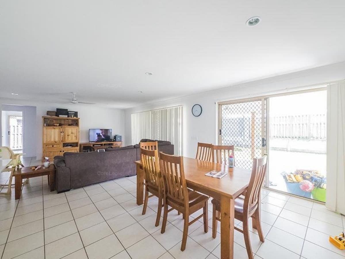 36 Peacherine Circuit, BELLMERE, WA, Bellmere - Thumbnail 3
