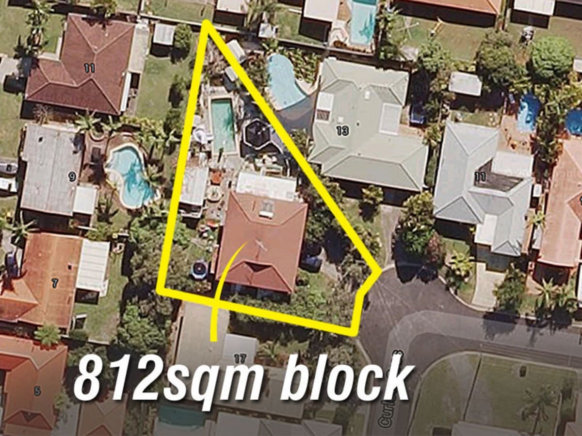15 Curlew Crescent, BURLEIGH WATERS, Burleigh Waters - Image 1