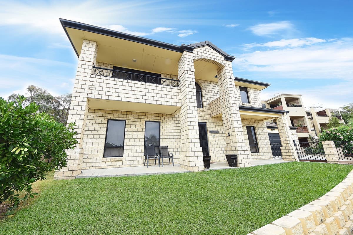 13 Winton Terrace, Varsity Lakes, Varsity Lakes - Thumbnail 3