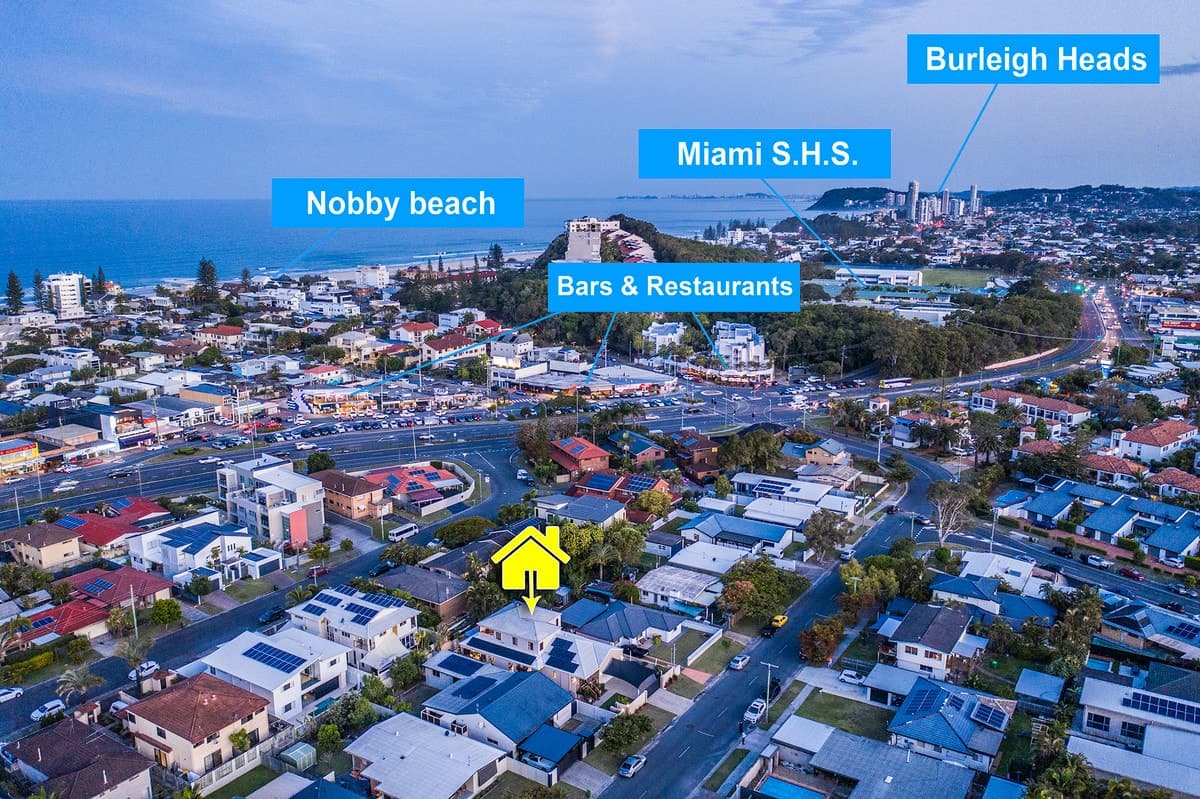 17 Albicore Street, Mermaid Waters, Mermaid Waters - Thumbnail 2
