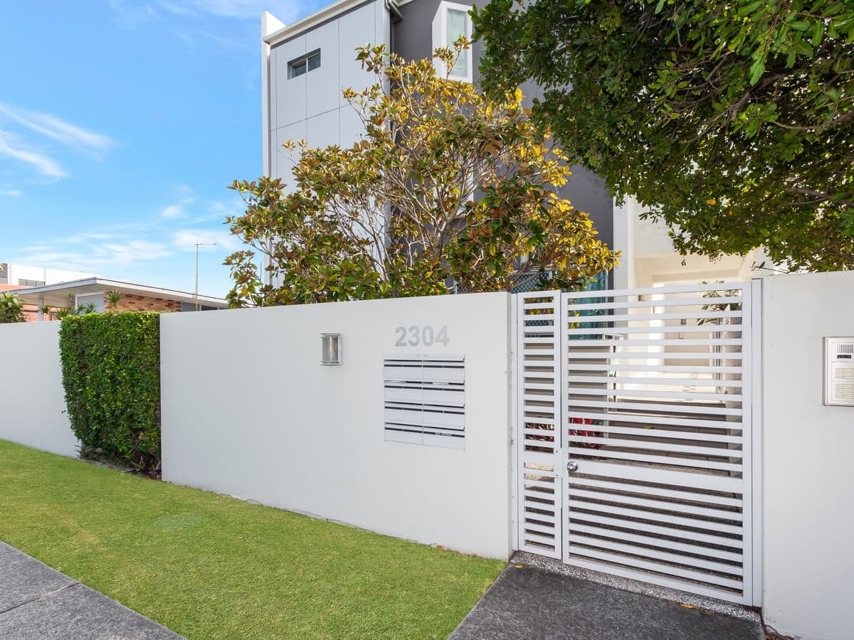 1/2304 Gold Coast Highway, Mermaid Beach, Mermaid Beach - Thumbnail 2