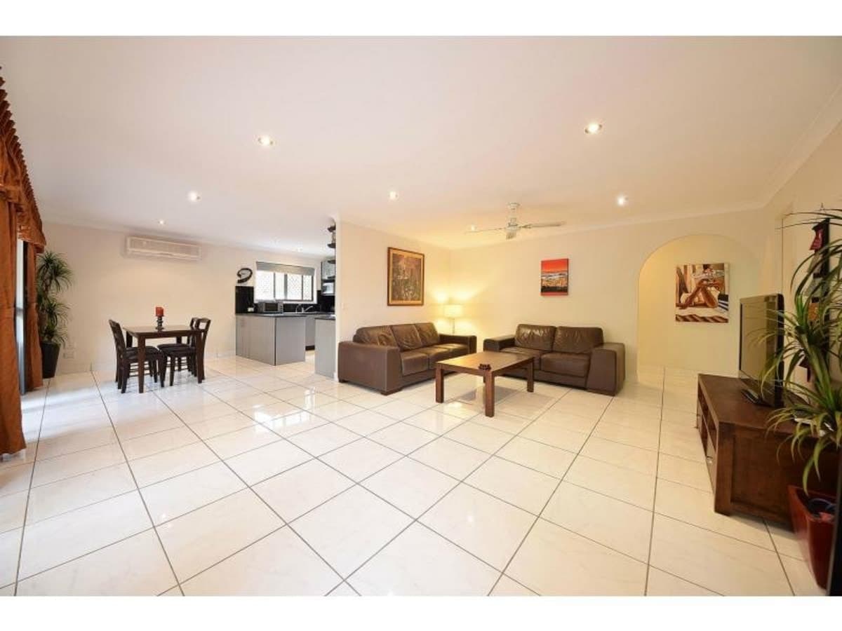 12/14 Shrike Court, BURLEIGH WATERS, Burleigh Waters - Image 1