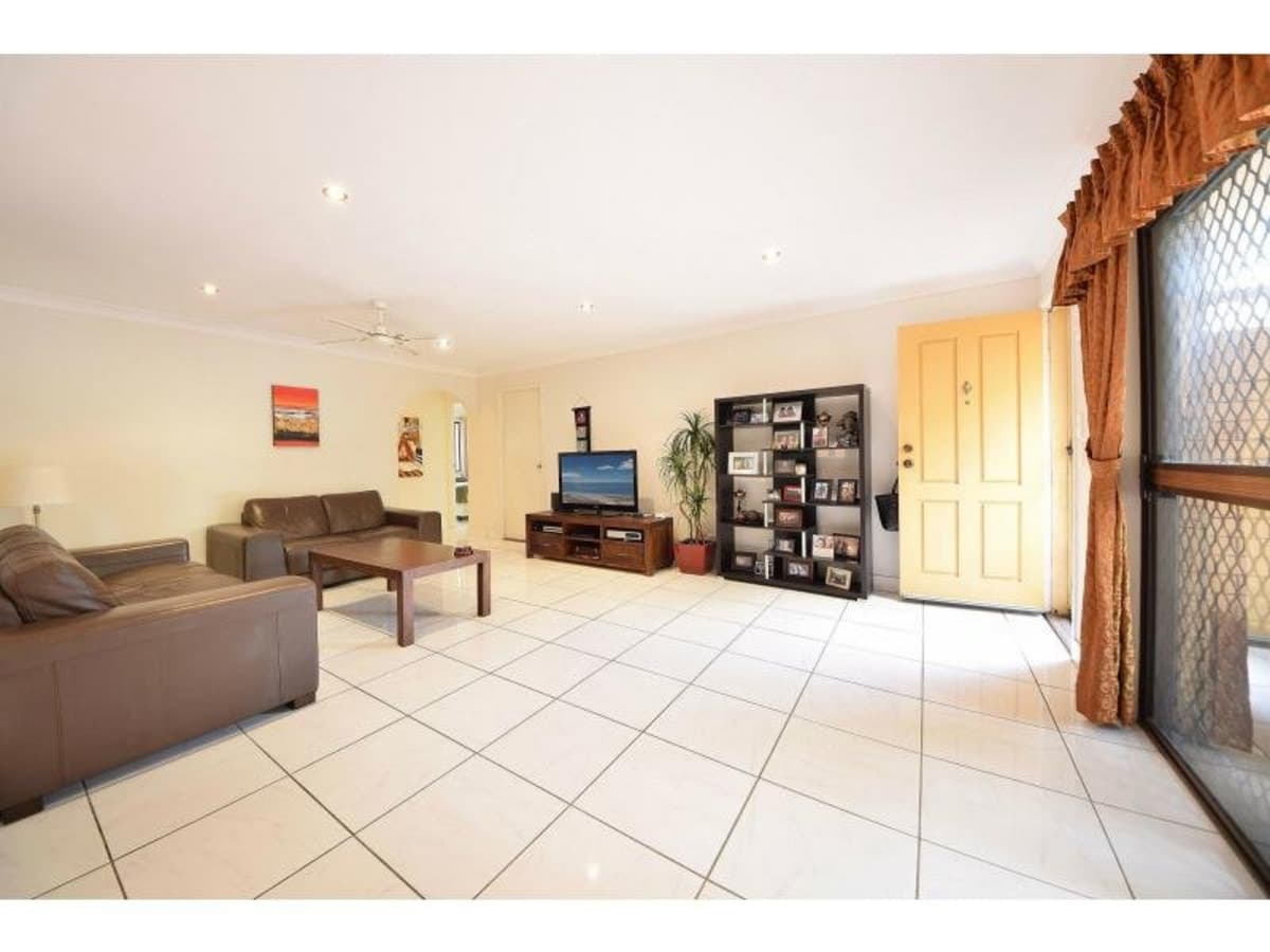 12/14 Shrike Court, BURLEIGH WATERS, Burleigh Waters - Thumbnail 2