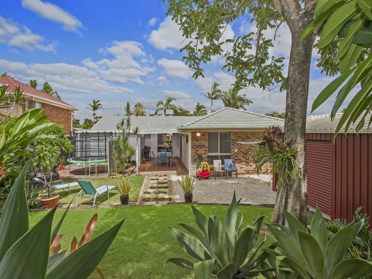 16 Beaconsfield Drive, BURLEIGH WATERS, Burleigh Waters - Image 1