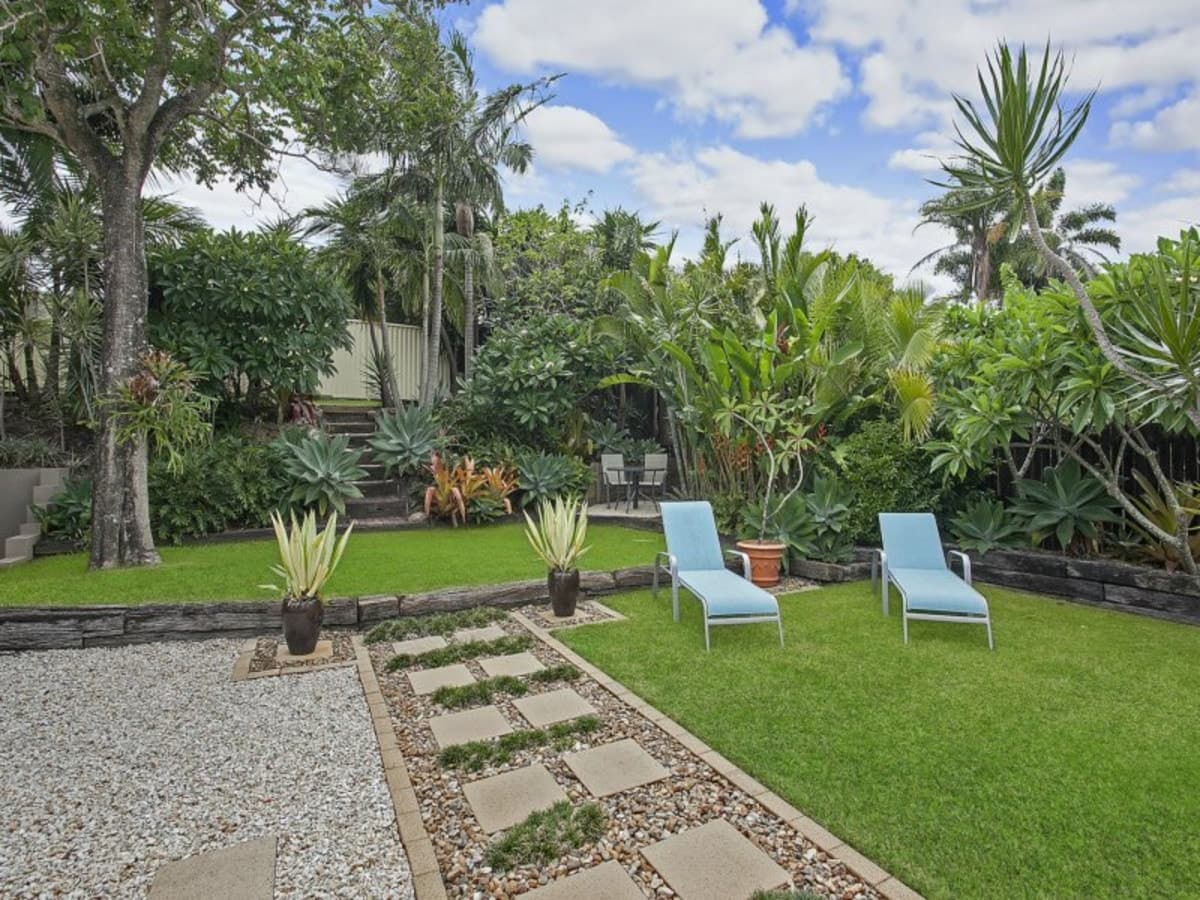 16 Beaconsfield Drive, BURLEIGH WATERS, Burleigh Waters - Thumbnail 6