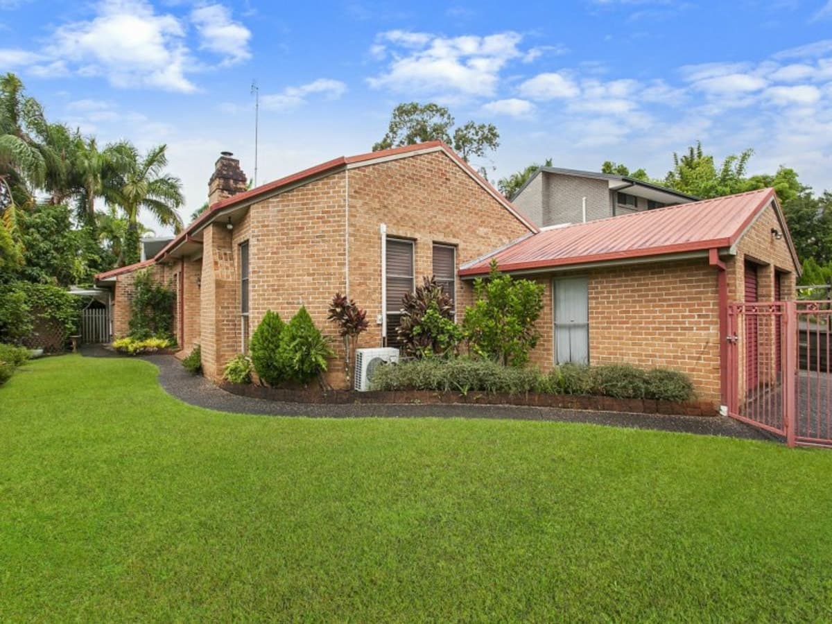 2 Exmouth Court, ELANORA, Elanora - Thumbnail 2