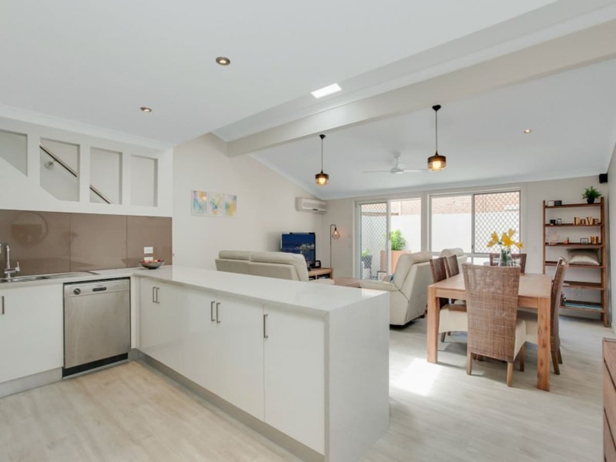 5/255 Christine Avenue, VARSITY LAKES, Varsity Lakes - Thumbnail 2