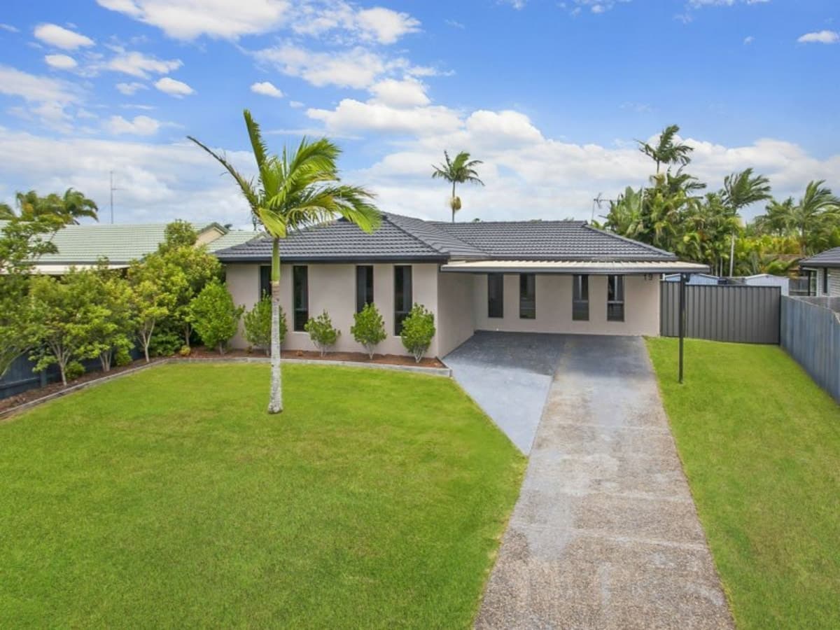19 Dunlin Drive, BURLEIGH WATERS, Burleigh Waters - Image 1