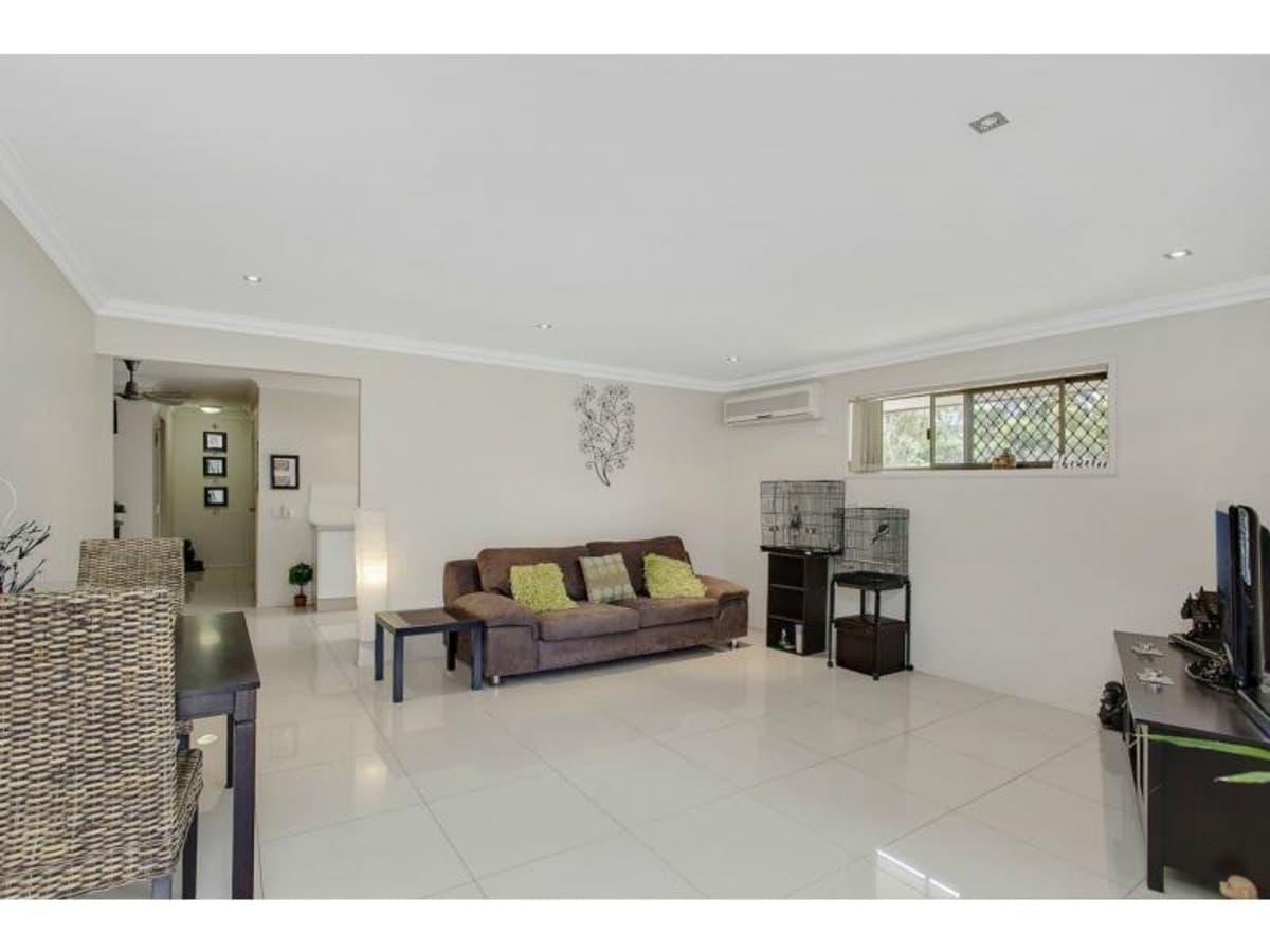 2/1 Snowgum Court, BURLEIGH WATERS, Burleigh Waters - Thumbnail 2