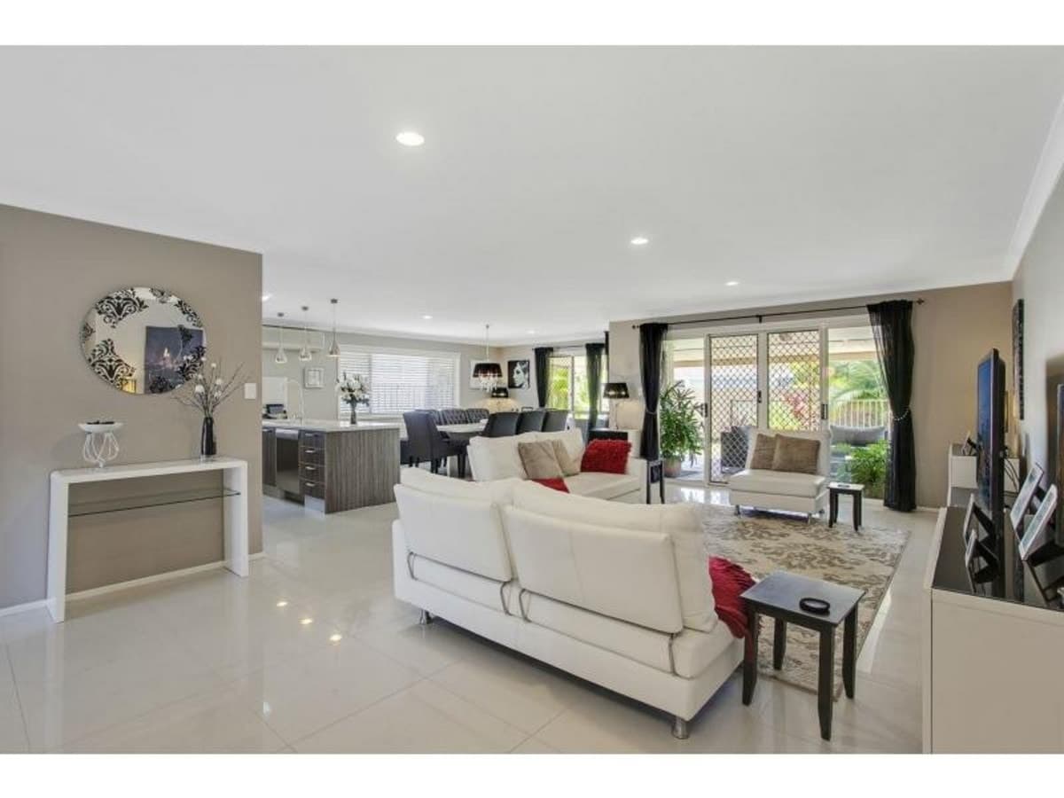 19 Rainbird Close, BURLEIGH WATERS, Burleigh Waters - Image 1