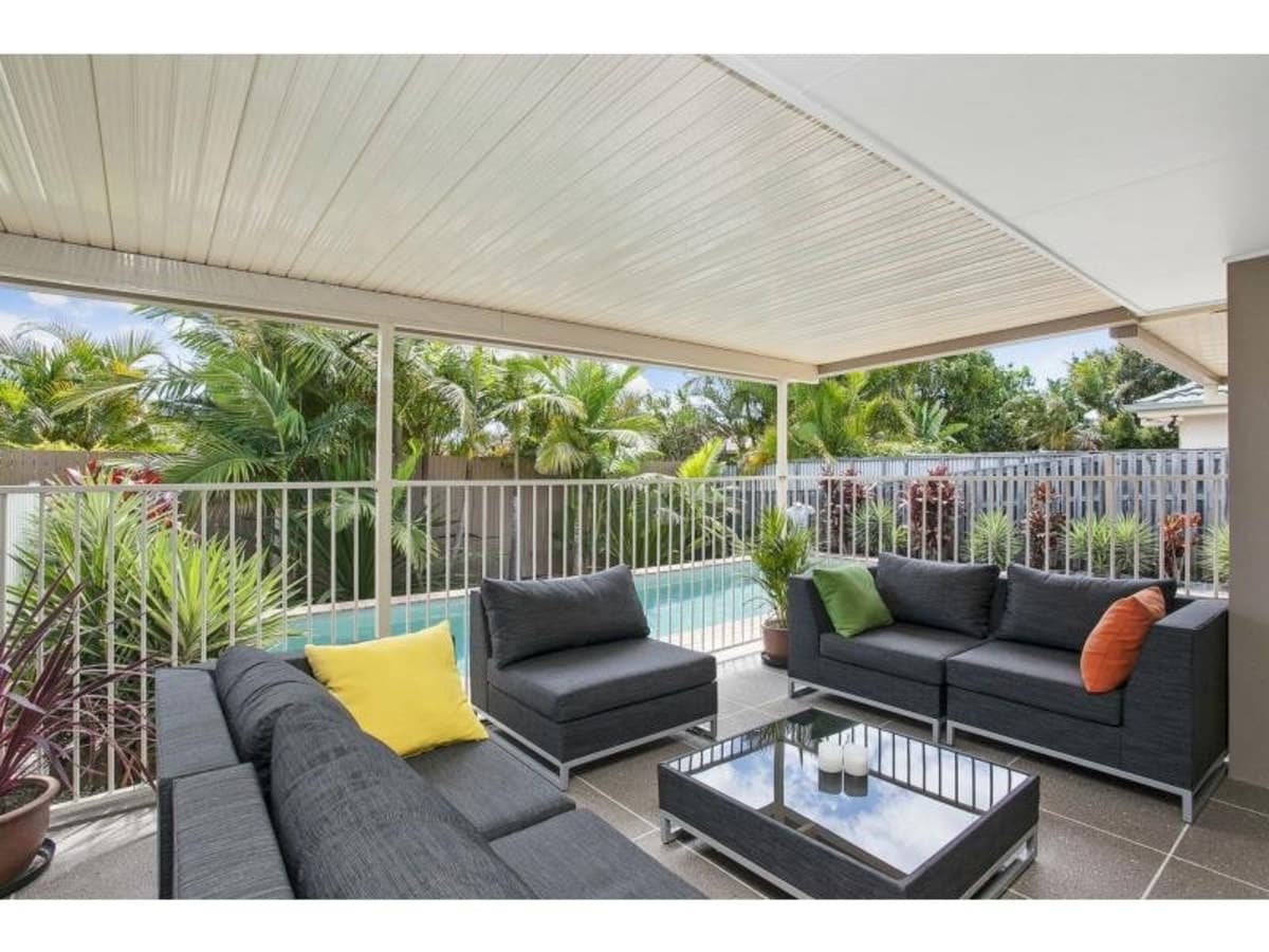 19 Rainbird Close, BURLEIGH WATERS, Burleigh Waters - Thumbnail 2