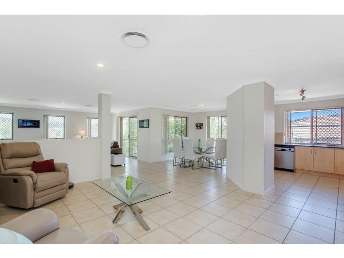 23 Cowell Drive, BURLEIGH HEADS, Burleigh Heads - Thumbnail 2