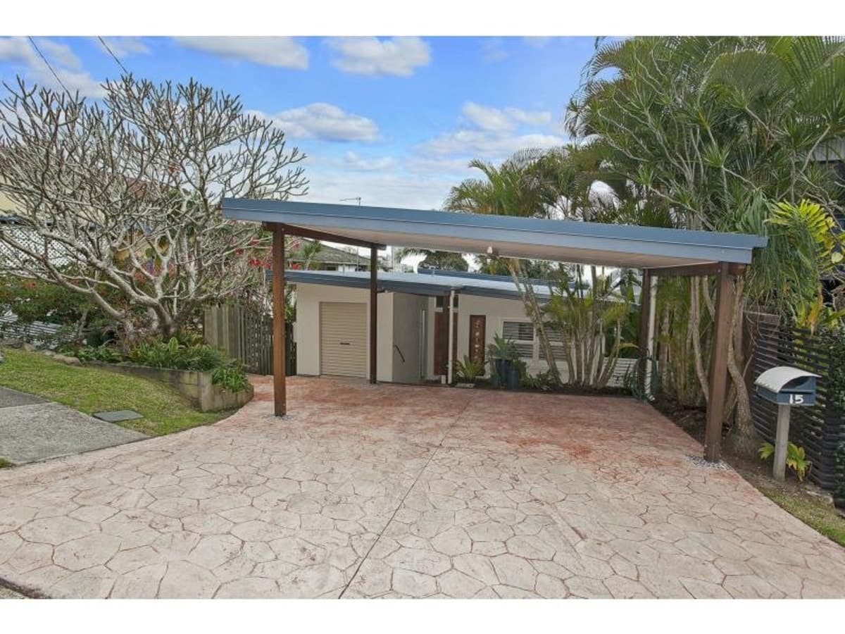 15 Hill Avenue, BURLEIGH HEADS, Burleigh Heads - Thumbnail 2