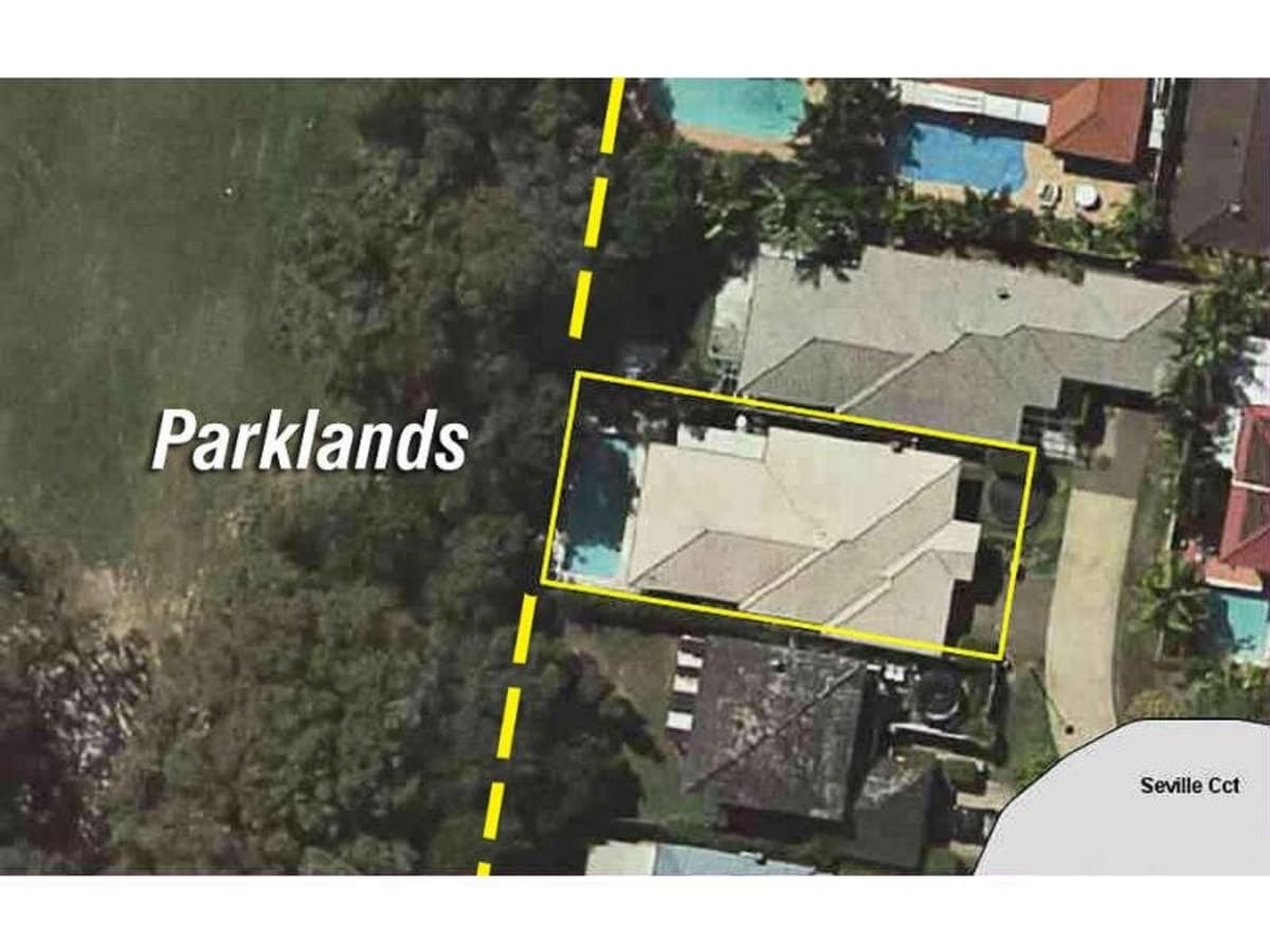 65 Seville Circuit, BURLEIGH WATERS, Burleigh Waters - Thumbnail 2