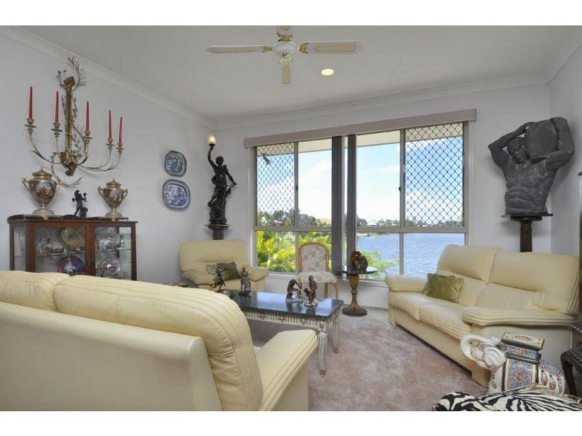 89 Cassowary Drive, BURLEIGH WATERS, Burleigh Waters - Thumbnail 3