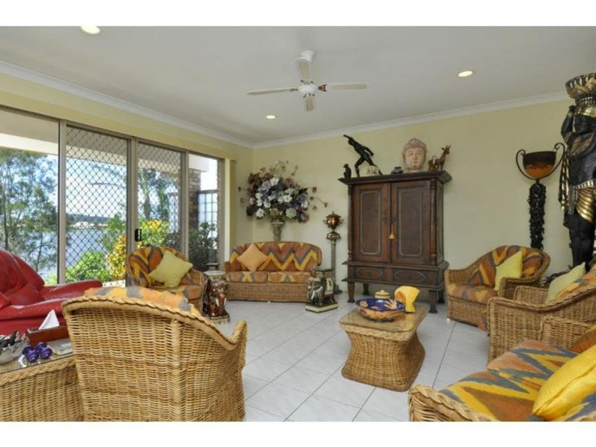 89 Cassowary Drive, BURLEIGH WATERS, Burleigh Waters - Thumbnail 4