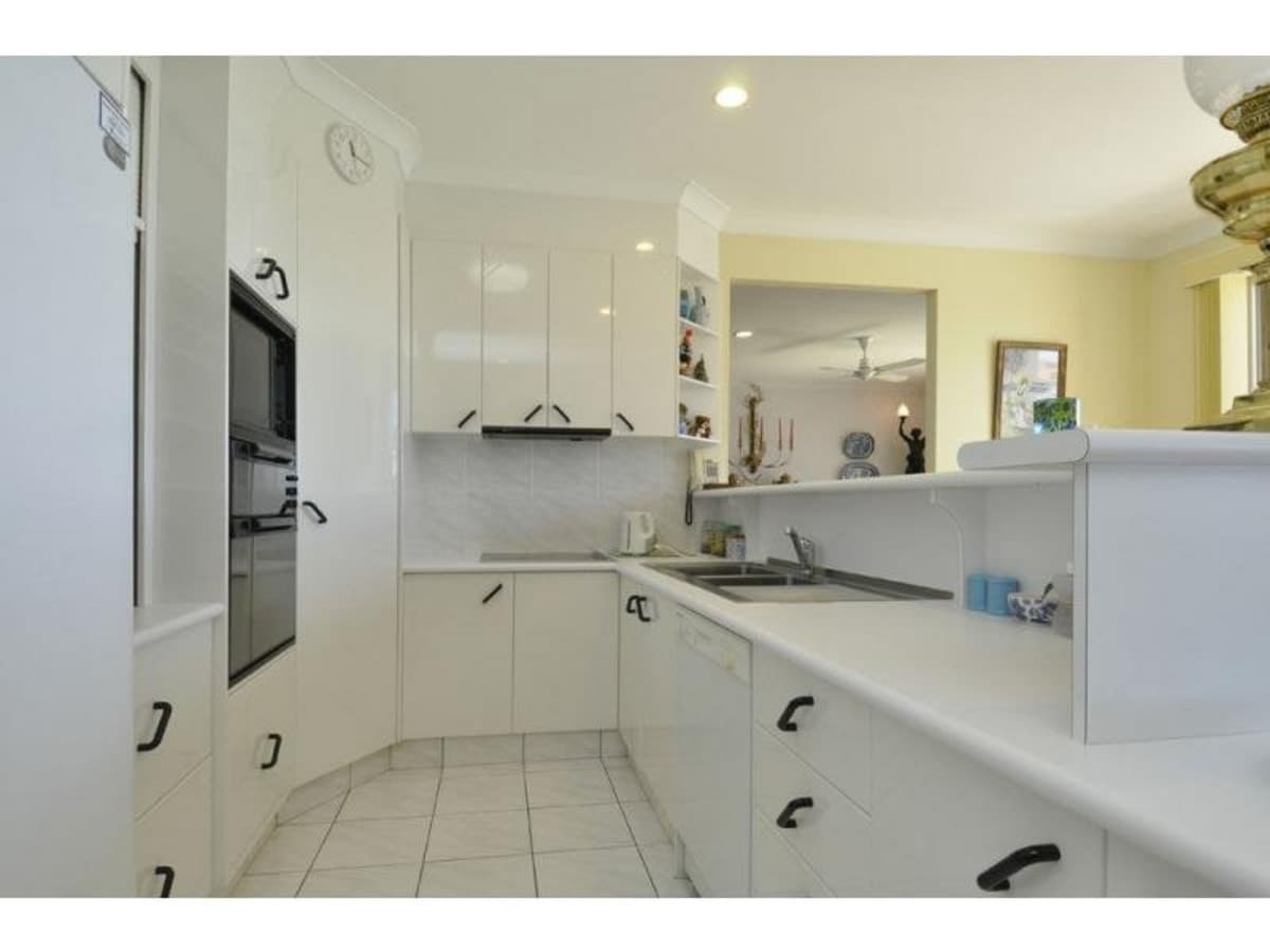 89 Cassowary Drive, BURLEIGH WATERS, Burleigh Waters - Thumbnail 6