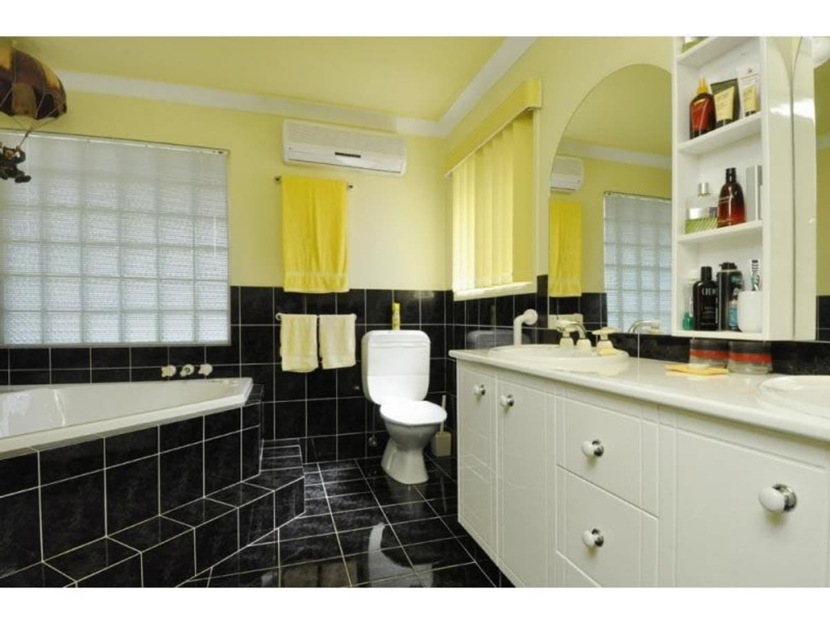 89 Cassowary Drive, BURLEIGH WATERS, Burleigh Waters - Thumbnail 8